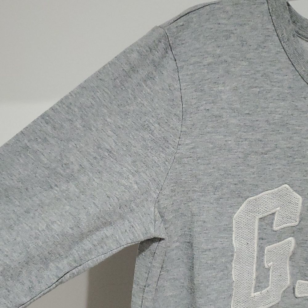 𝅺GAP small grey crewneck sweater - Picture 4 of 7